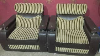 5 seater sofa and center table