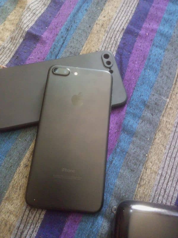 I Phone 7 Plus 0