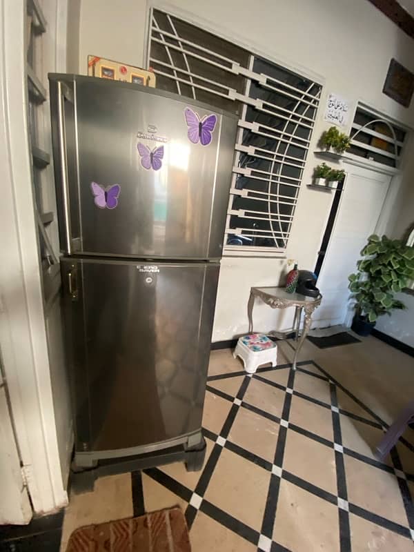 Dawlance fridge good condition 1