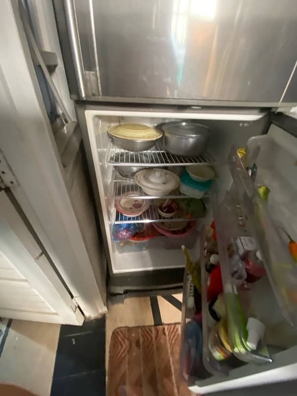 Dawlance fridge good condition 5