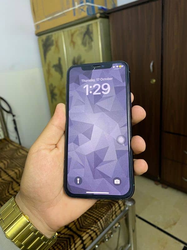 iPhone 11 Pro 1