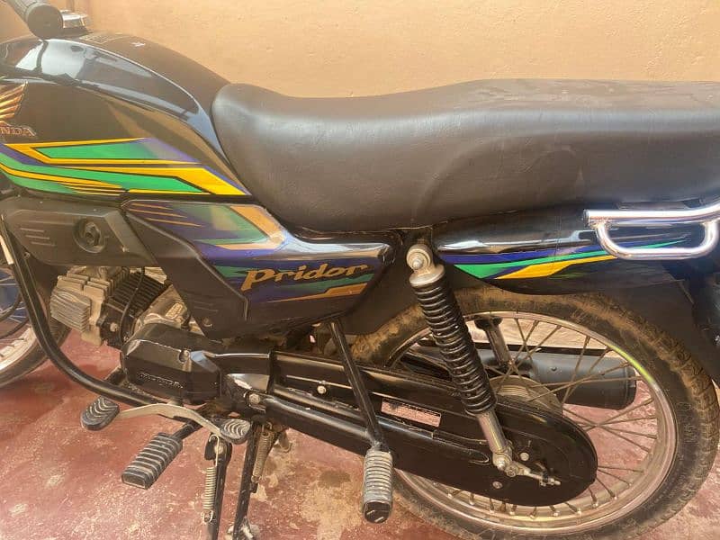 Honda pridor 100CC new condition only 10,000 KM use 4