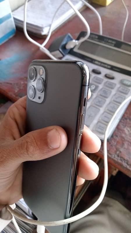 iPhone 11 Pro 3