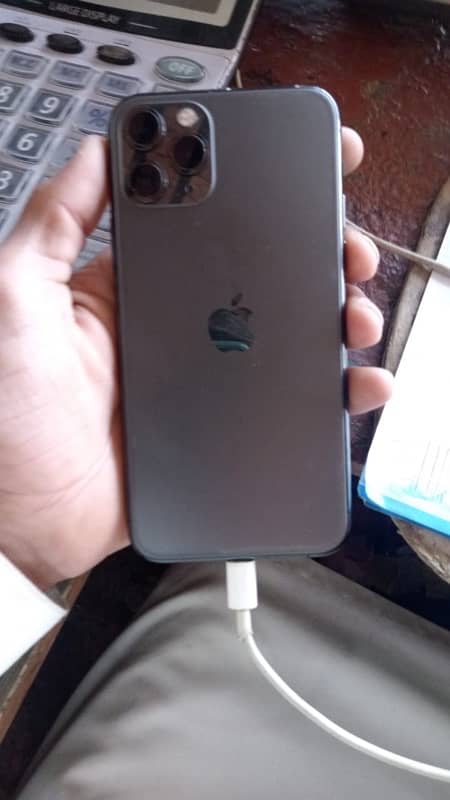 iPhone 11 Pro 4