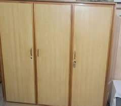 Wooden 3doors wardrobe 0