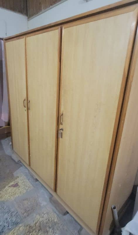 Wooden 3doors wardrobe 1