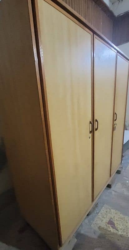 Wooden 3doors wardrobe 2