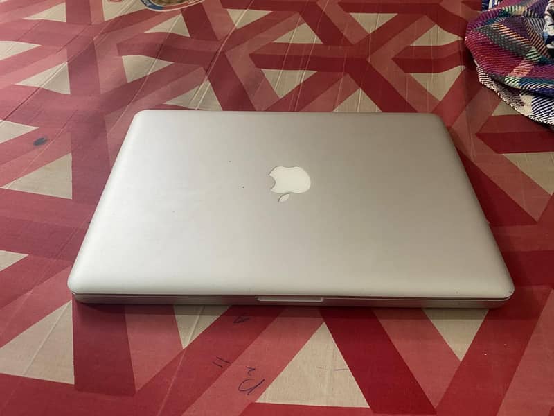 Macbook Pro 2012- Mid 13.3 Inches HD Screen 5