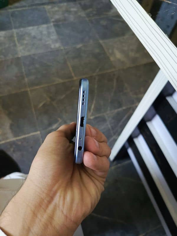 Vivo Y33s Used Phone in best condition (9/10) 4