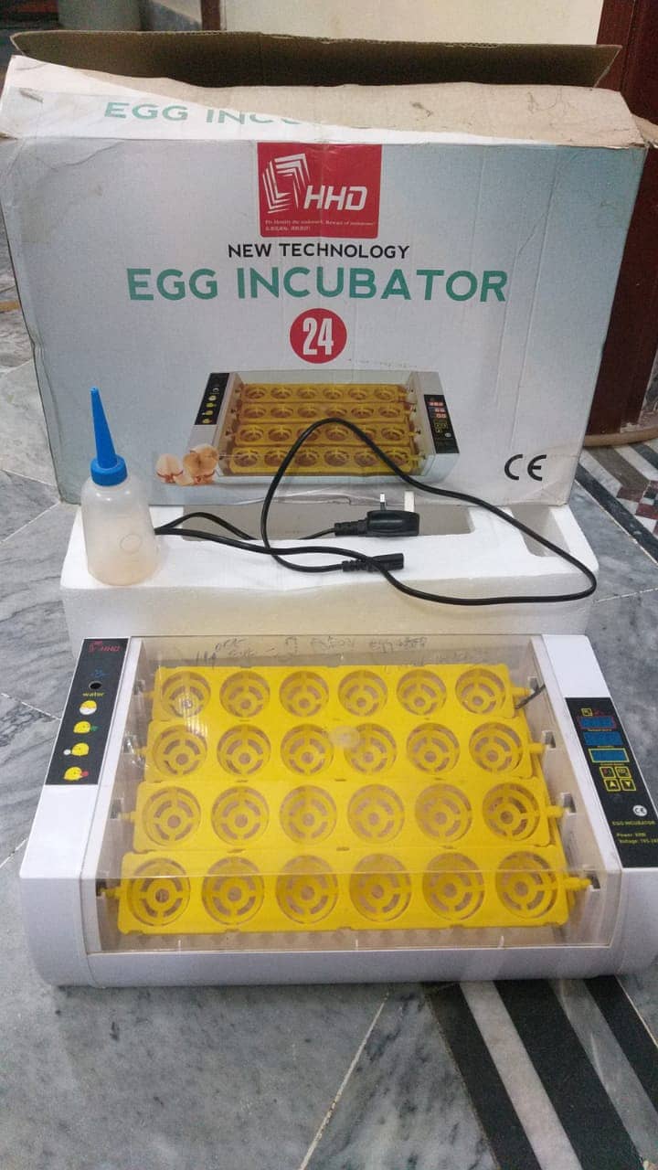 automatic Incubator ایک عدد  24 انڈوں والی فل اٹومیٹک مشین برائے فروخت 8