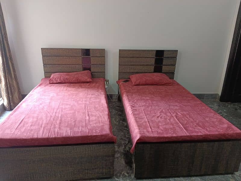 aingle beds for sale with dressing table 0