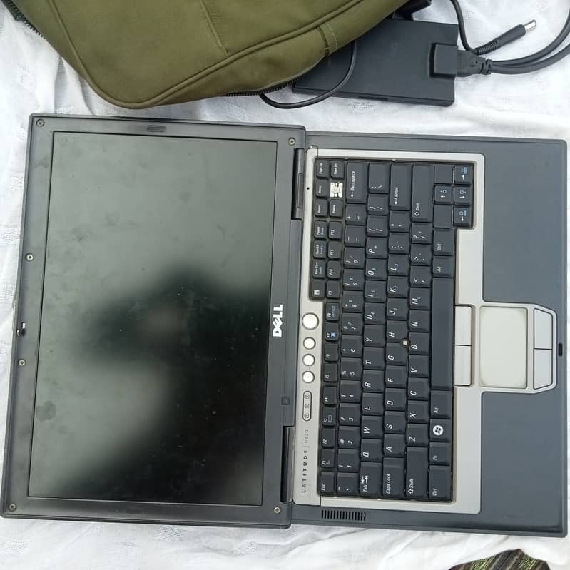 Dell d630 in Pakistan 4