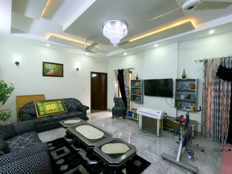 Highly-Desirable House Available In Samanabad For sale 24