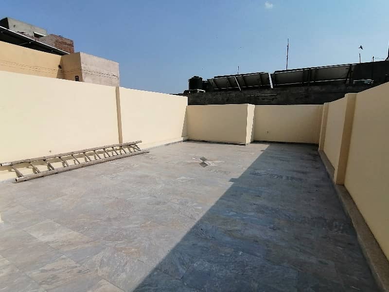 Unoccupied House Of 6 Marla Is Available For Sale In Islamia Park 32