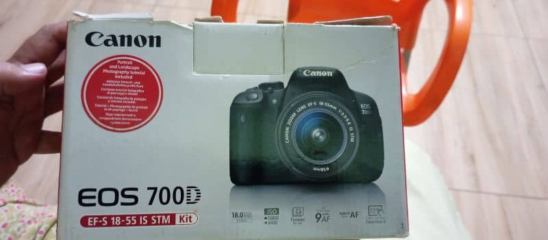 Canon DSLR D700 same like brand new 7