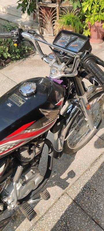 Honda 125 23/24 model new condition 2