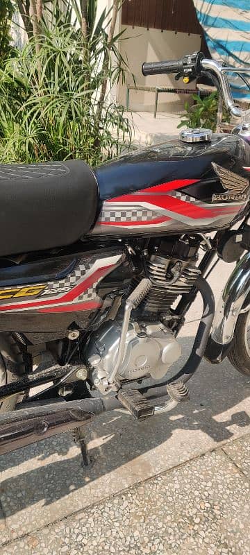 Honda 125 23/24 model new condition 4