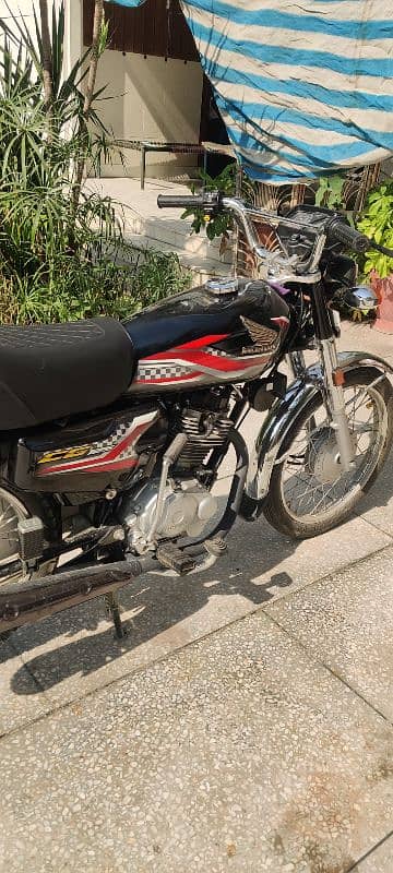 Honda 125 23/24 model new condition 6