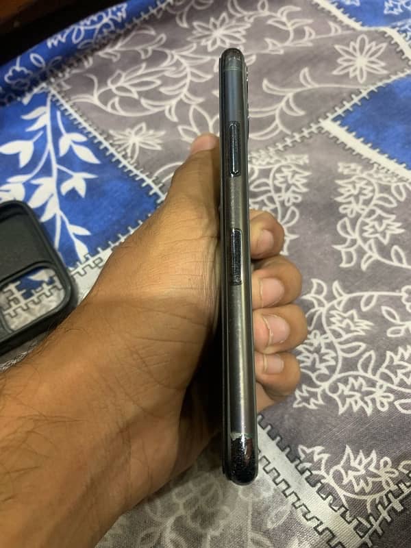 iPhone 11 Pro 64 Gb non pta onic sim Glitch 2