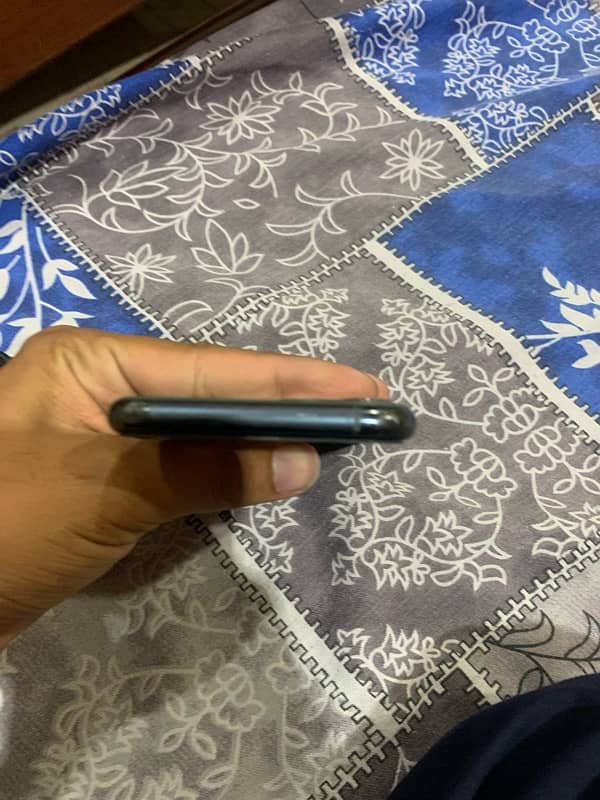 iPhone 11 Pro 64 Gb non pta onic sim Glitch 4