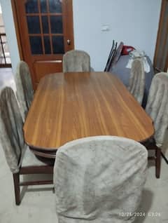 Like a new 6 chairs dining table