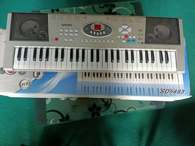 Electric Keyboard 4