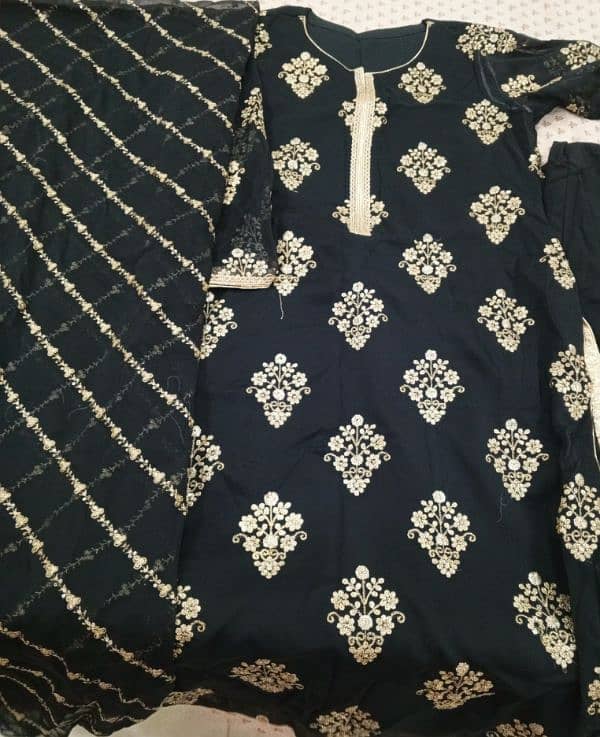 Elegant Black Eastern Dress with Golden Embroidery 0