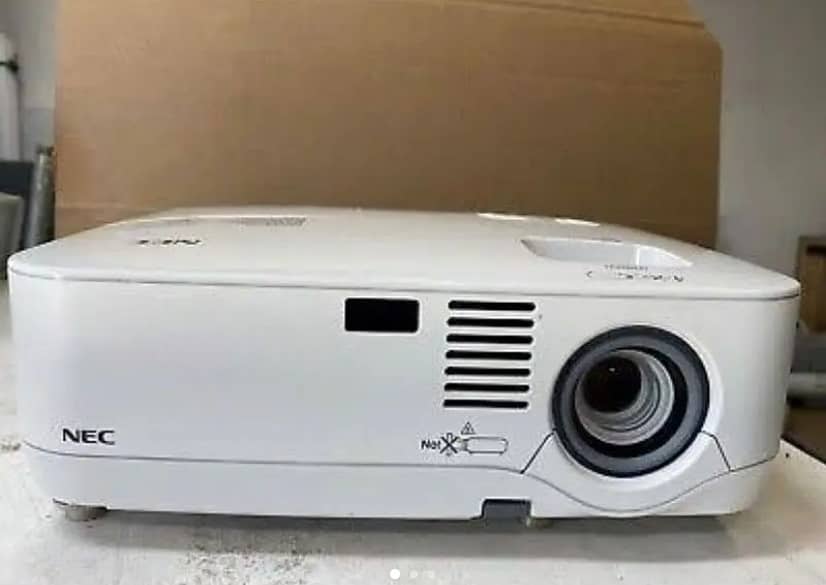 Nec Projector Resolution 1024x768 excellent 0