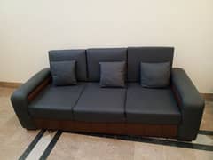 Beautiful 5 seater Sofa set.