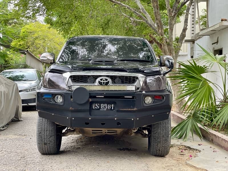 Toyota Hilux 2009 south Africa variant 4