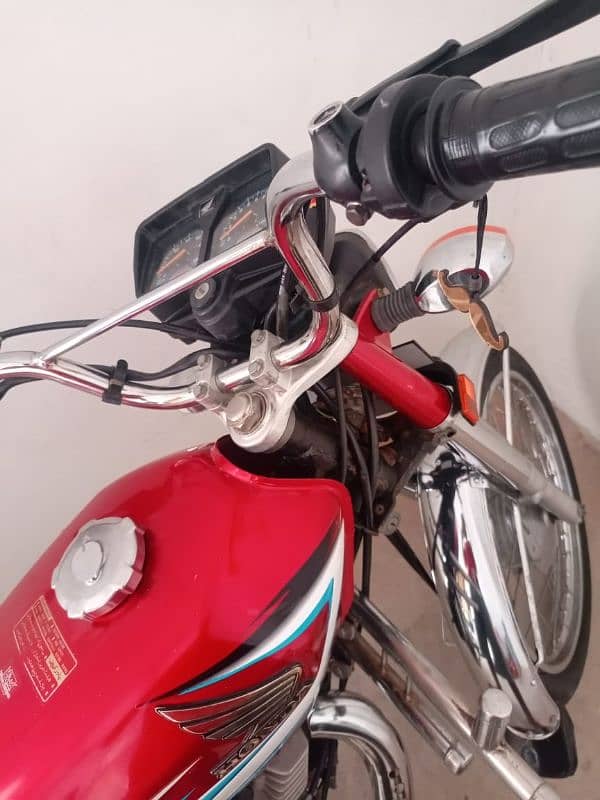 Honda 125 cc 2015 model for sale WhatsApp number 03314594754) 2