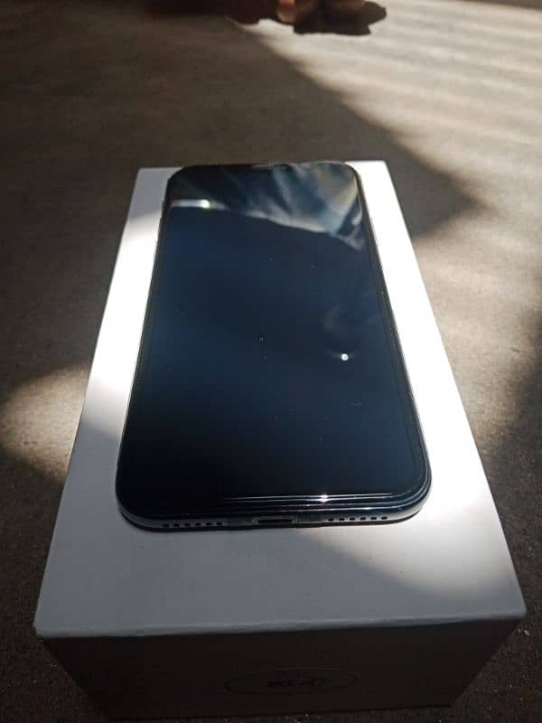 iPhone X Black color 5