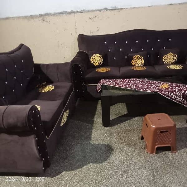 Sofa set 6 seater one month used only 1