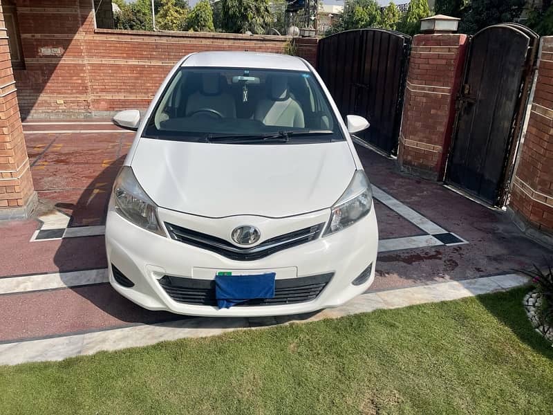 Toyota Vitz 2013 import 2015 first hand orginal condition see in DHA p 16