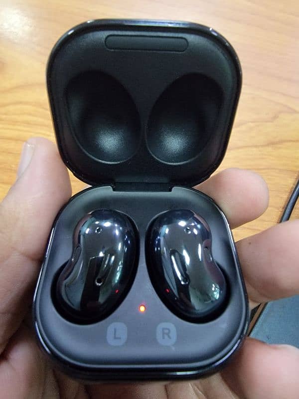 Samsung Galaxy Buds live [Imported] 100 percent Original 3