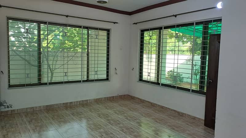 One Kanal House For Rent 100 Ft Road 5