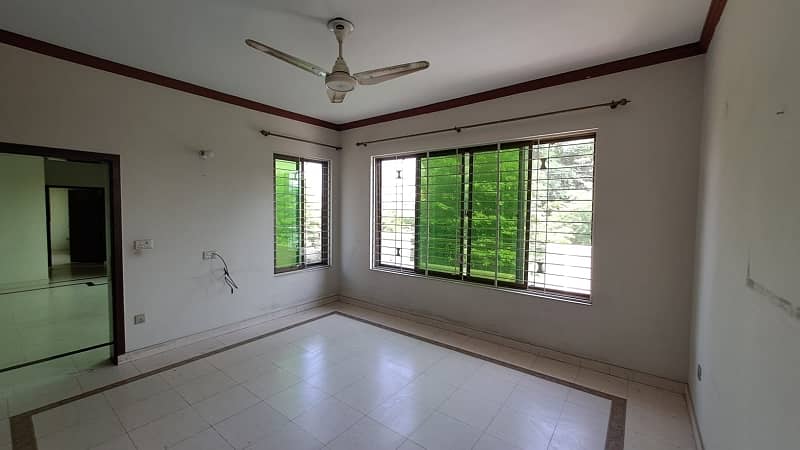 One Kanal House For Rent 100 Ft Road 8