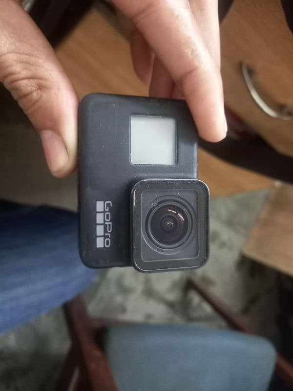 Gopro Hero 7 with Two Batteties charger 1