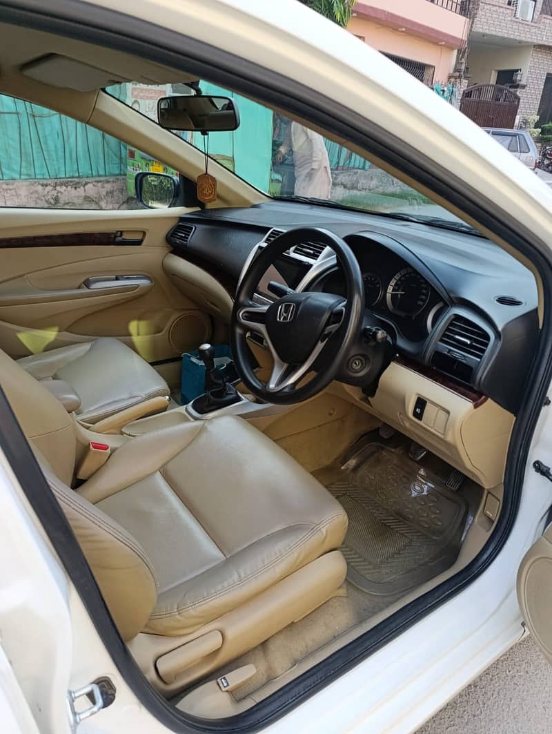 Honda City IVTEC 2019 Aspire 1.5 Manual Transmission 4