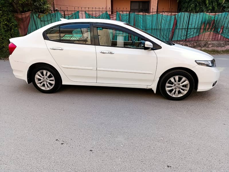 Honda City IVTEC 2019 Aspire 1.5 Manual Transmission 11