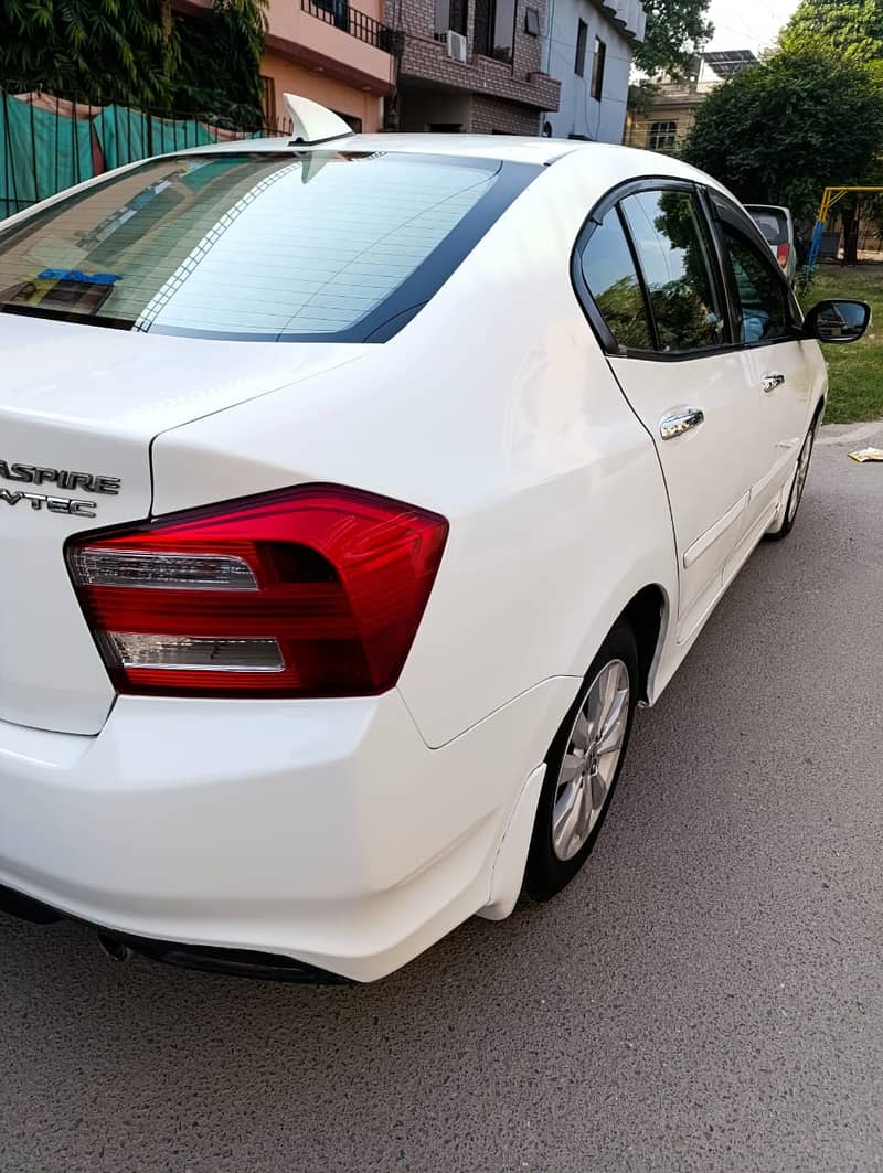 Honda City IVTEC 2019 Aspire 1.5 Manual Transmission 13