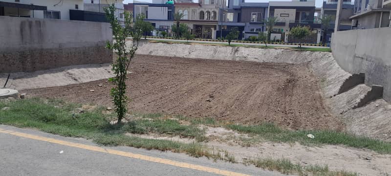 10 Marla Residential Possession Plot For Sale As Per Your Budget For Construction Or Investment In Prk View City Lahore 4