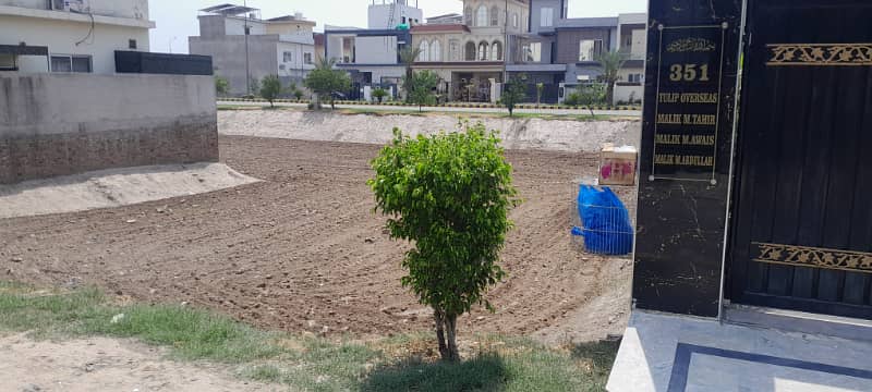 10 Marla Residential Possession Plot For Sale As Per Your Budget For Construction Or Investment In Prk View City Lahore 5