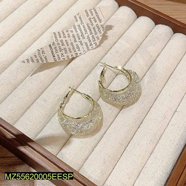 Ear ring drop design in golden color Cubic Zircone 3