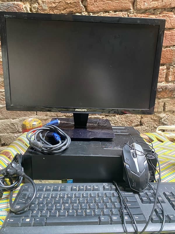 I5 4th Gen cpu with Phillips lcd etc for sale (Urgent ) 0