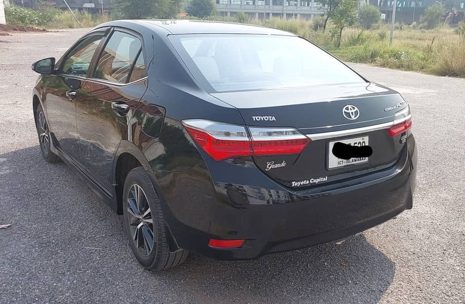 Toyota Corolla Altis Grande CVT-i 1.8 2018 4