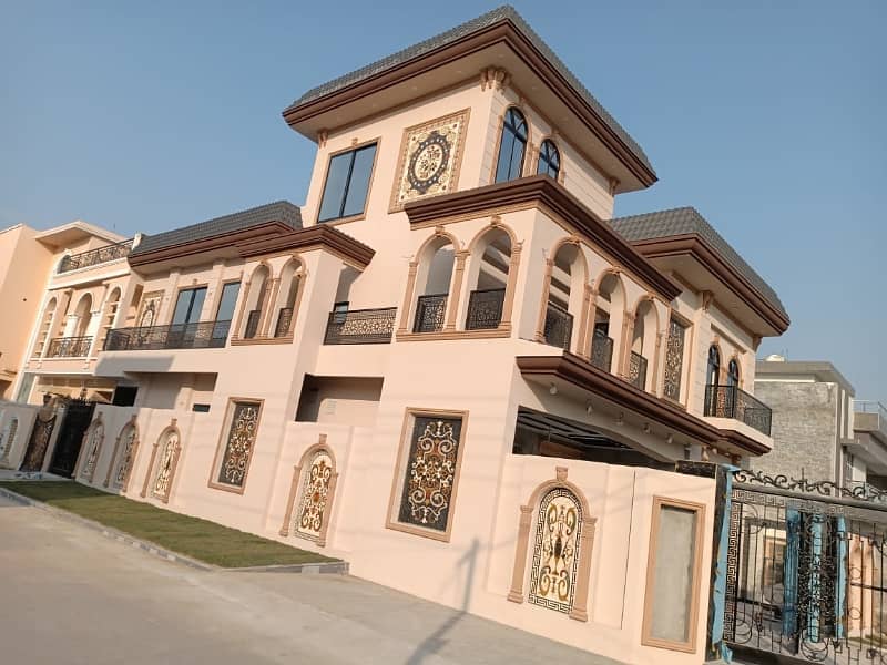 10 Marla Luxurious House Available In Bismillah Housing Scheme Location Is Very Attractive 1