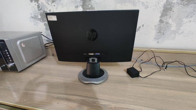 hp 22 inch borderless led available for sale 2