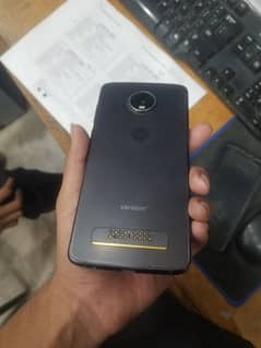 MOTO Z4 0