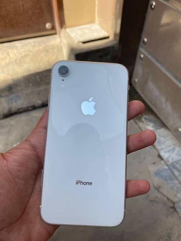 iPhone XR 64gb non pta water pack white color 1